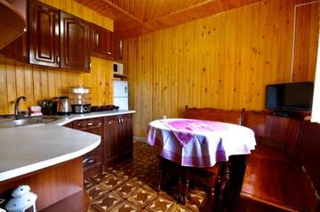 Фото номера Дом с 7 комнатами Дома для отпуска Goryanka Hotel г. Микуличин 50