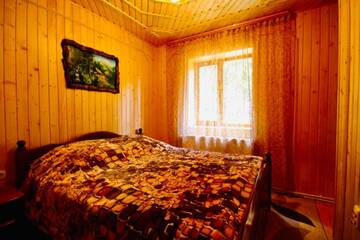 Фото номера Дом с 7 комнатами Дома для отпуска Goryanka Hotel г. Микуличин 9