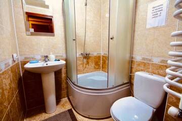 Фото номера Дом с 7 комнатами Дома для отпуска Goryanka Hotel г. Микуличин 61