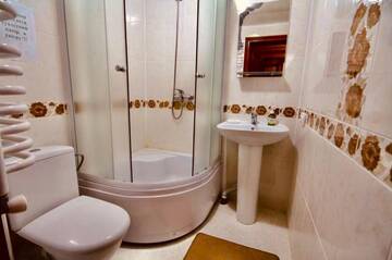 Фото номера Дом с 7 комнатами Дома для отпуска Goryanka Hotel г. Микуличин 62