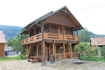 Фото Гостевой дом Cottage u Yaremy Mykulychyn г. Микуличин 1