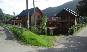 Фото Гостевой дом Cottage u Yaremy Mykulychyn г. Микуличин 3