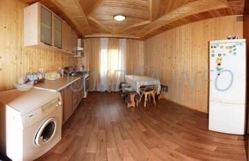 Фото номера Дом с 4 спальнями Дома для отпуска Medova Hata г. Микуличин 37