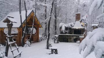 Фото номера Коттедж с 3 спальнями Дома для отпуска Зарінок карпат г. Микуличин 7