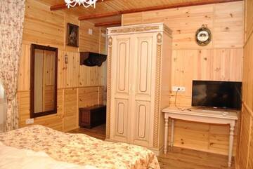 Фото номера Апартаменты с 1 спальней Апартаменты Emerald House г. Микуличин 2