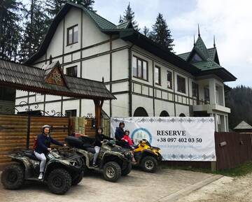 Фото номера Стандартный четырехместный номер Мини-отель Hotel Galushko г. Микуличин 11